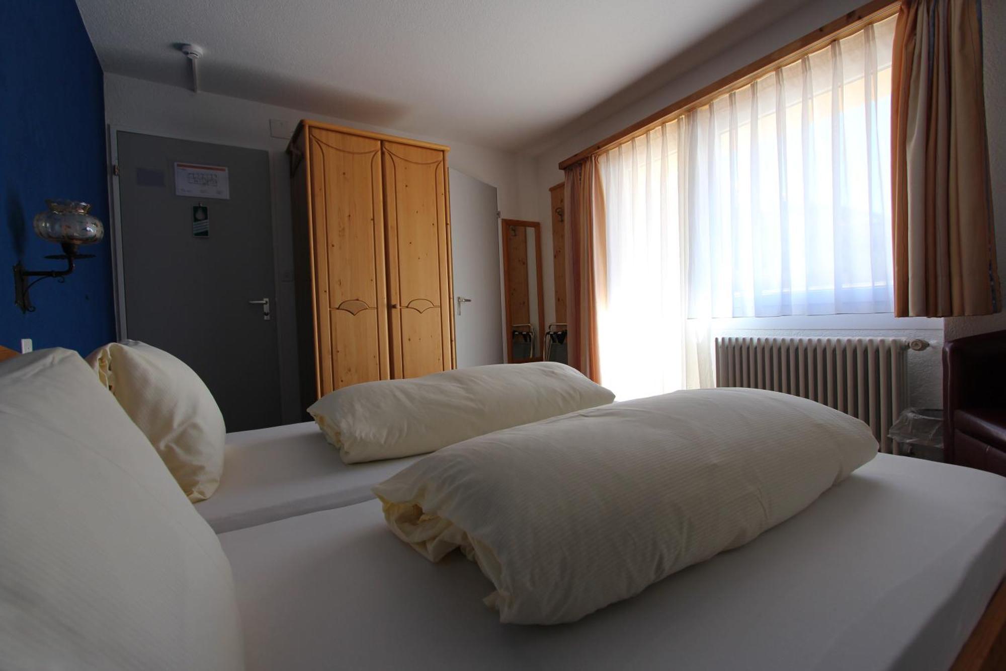 Hotel Al Rom Tschierv Room photo