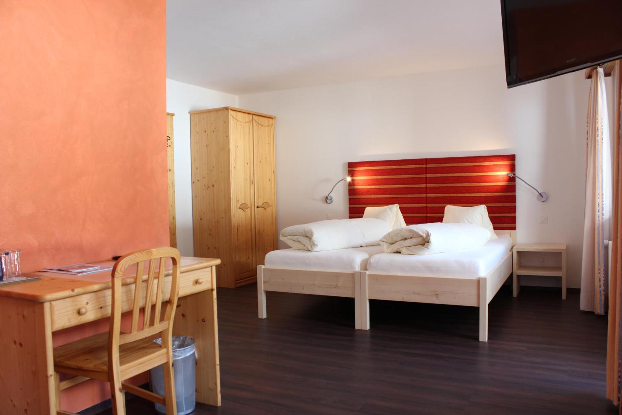 Hotel Al Rom Tschierv Room photo